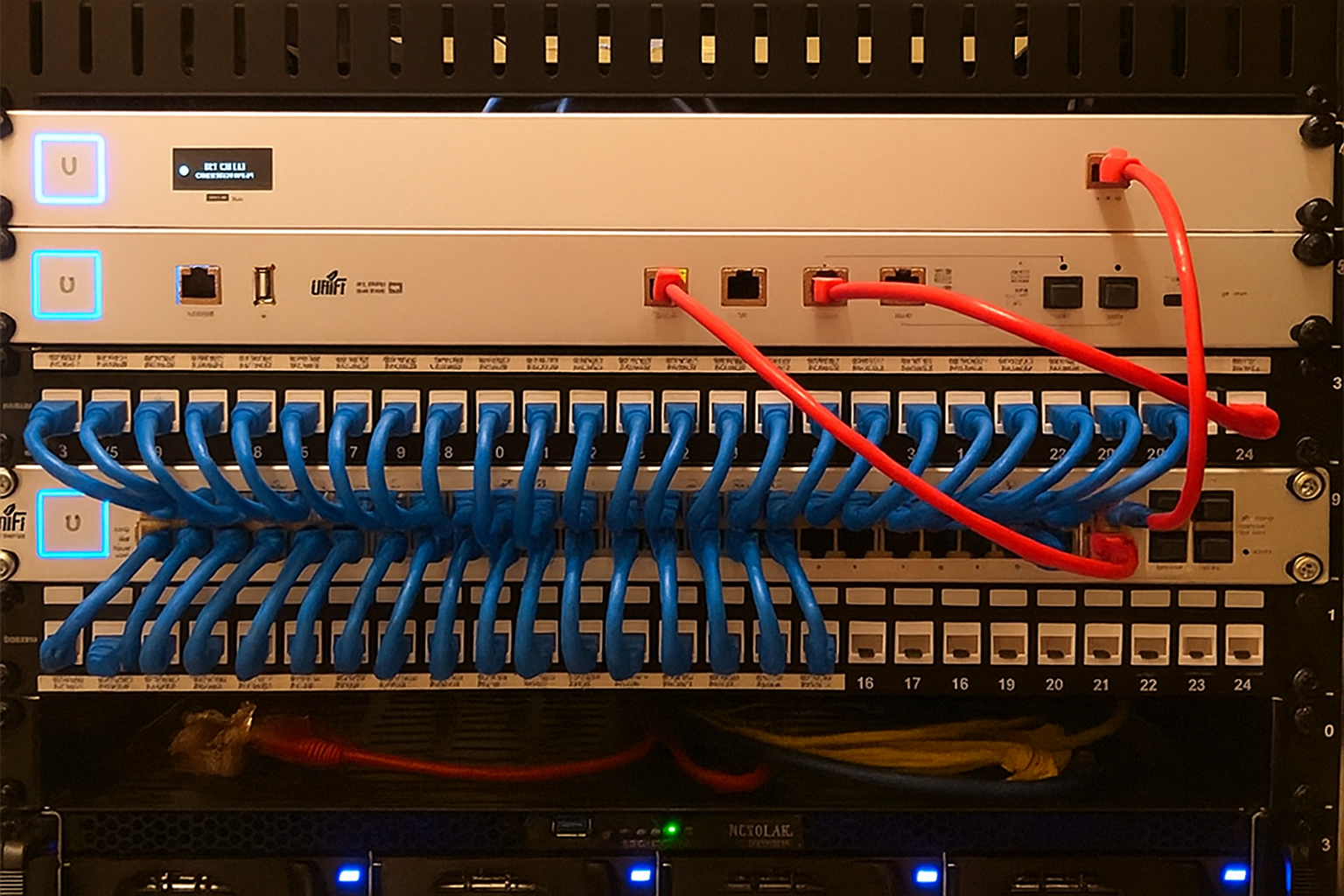 Cáp  mạng đúc Cat6 Dài 0,2m (20cm)  Màu Xanh Novalink NV-20101A